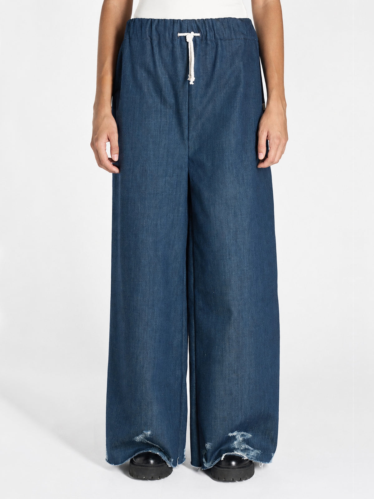 PANTALONE WIDE LEG IN DENIM CON MOTIVO DISTRESSED ASTRATTO