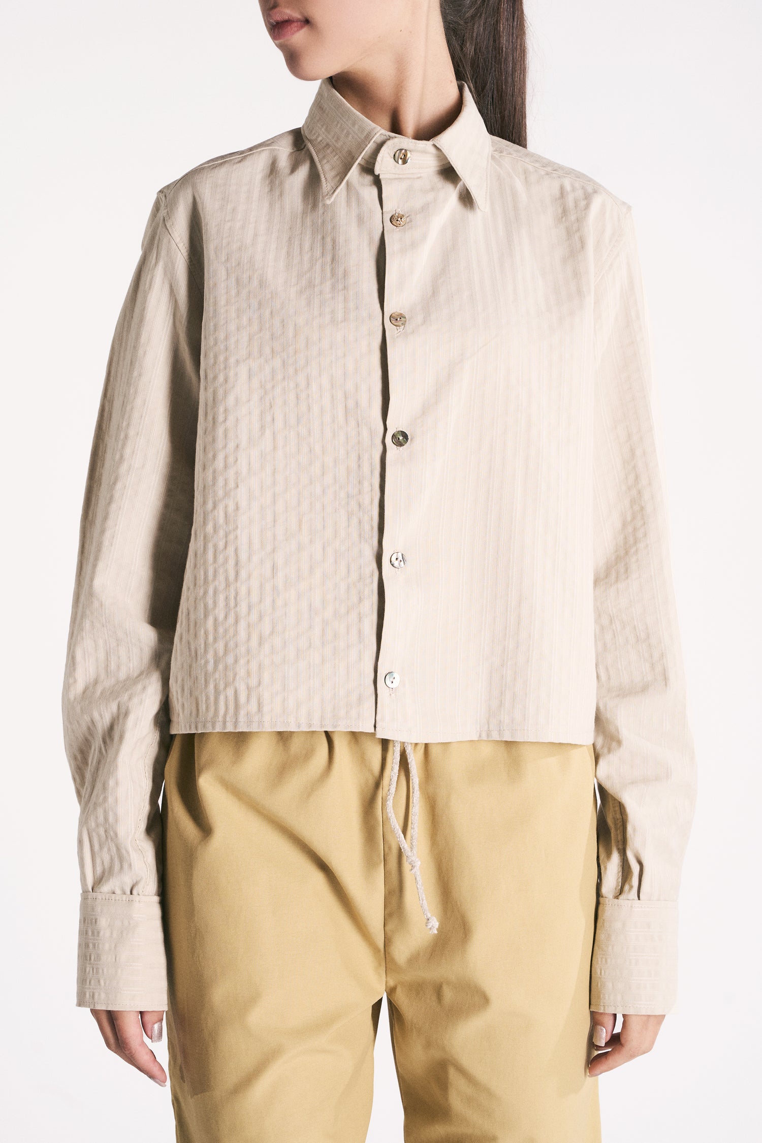 BEIGE CROPPED TEXTURED COTTON SHIRT
