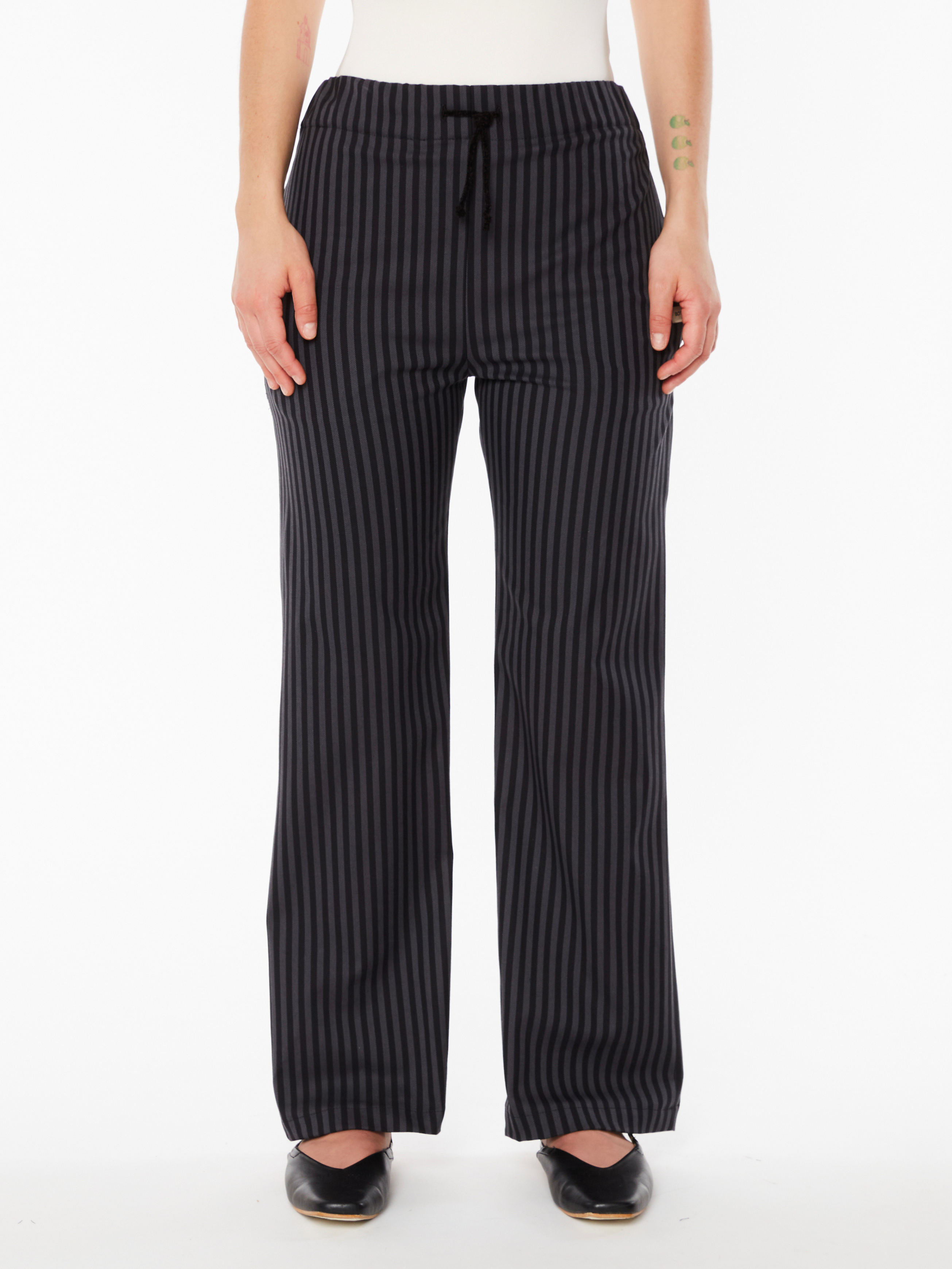 Pantalone a Righe Nere e Grigie
