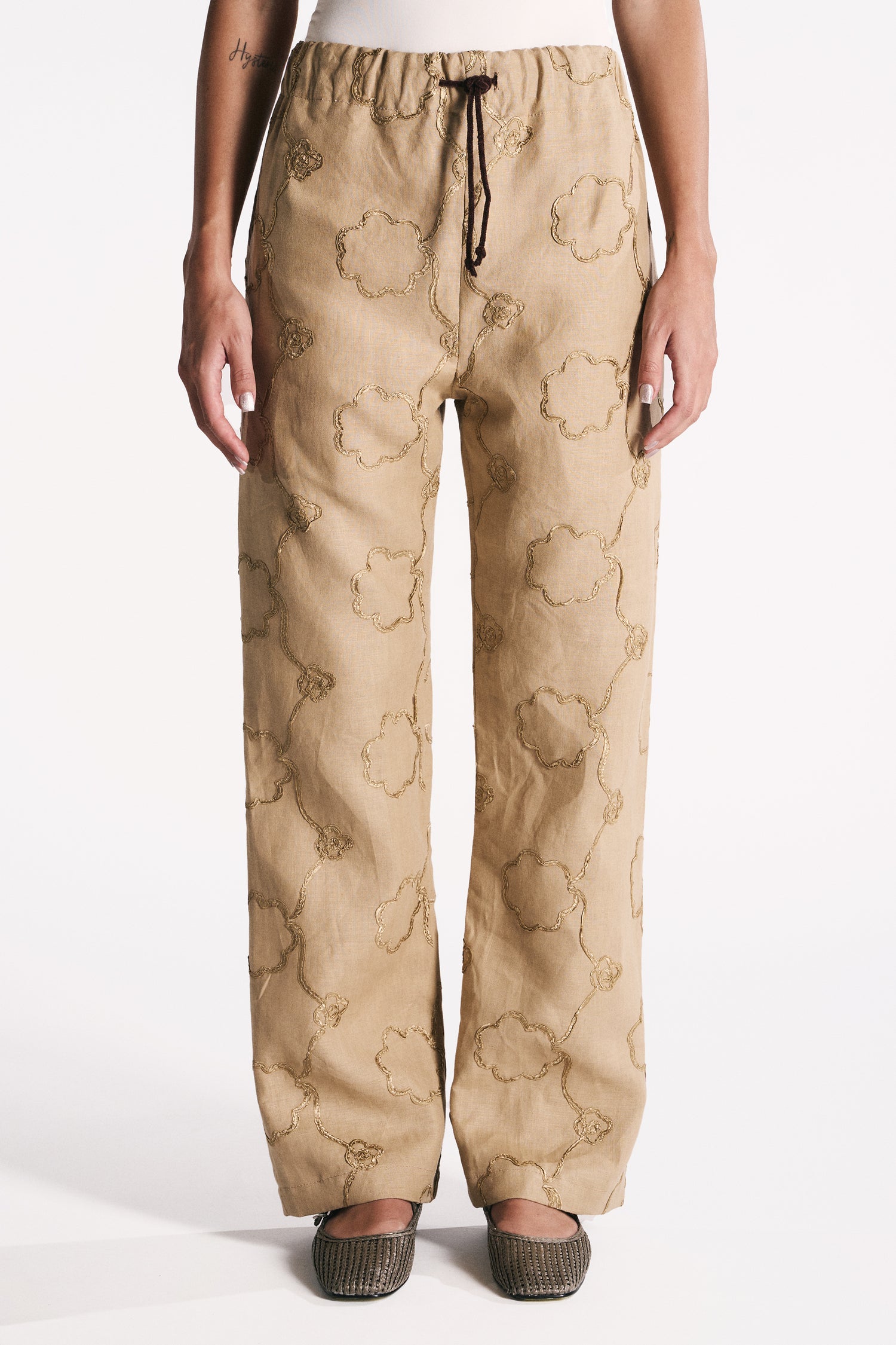 PANTALONE IN LINO TANNO CON APPLICAZIONE FIORE RICAMATA